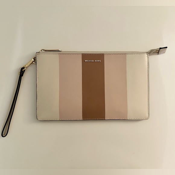 Michael Kors Daniela tricolor wristlet/clutch - Picture 2 of 3
